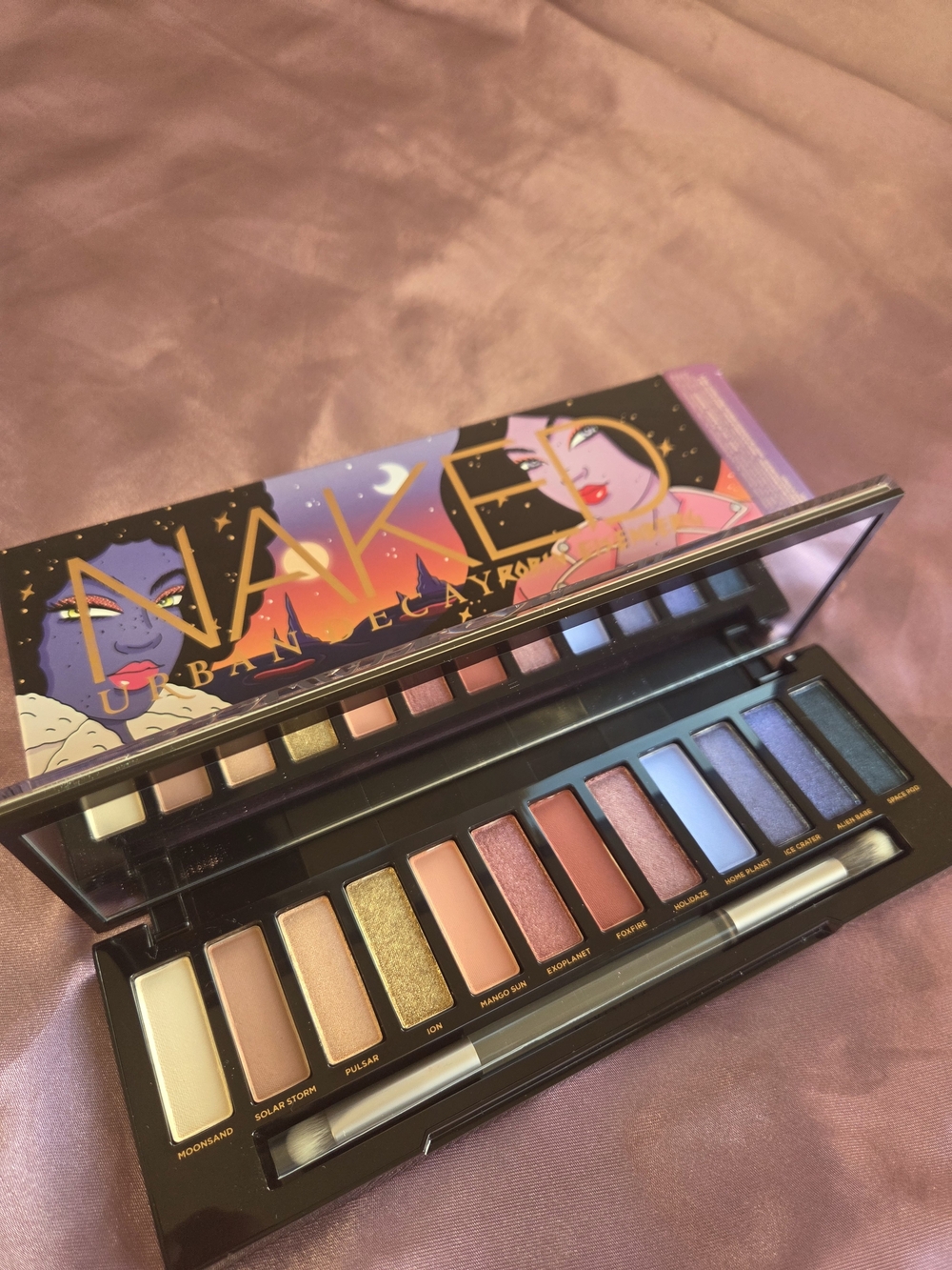 NWT Urban Decay NAKED Eyeshadow Palette - 12 Colors